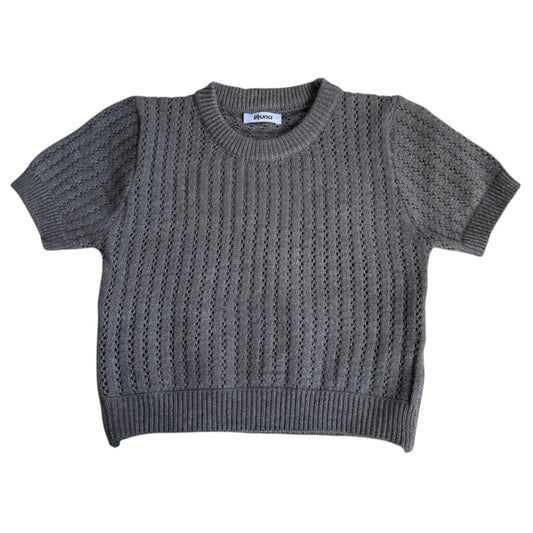 Short-sleeved knit top