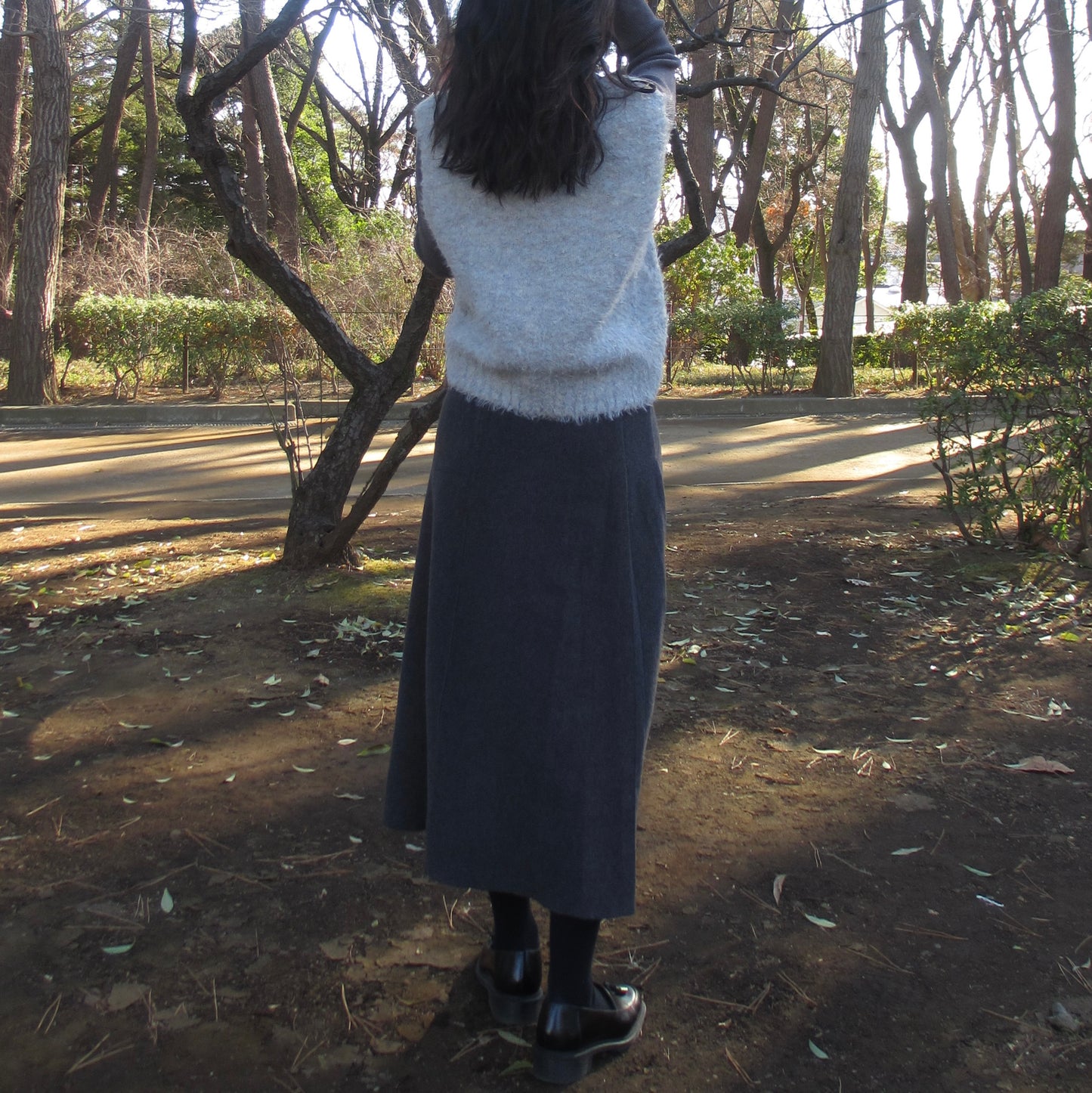 gray pleats midi skirt