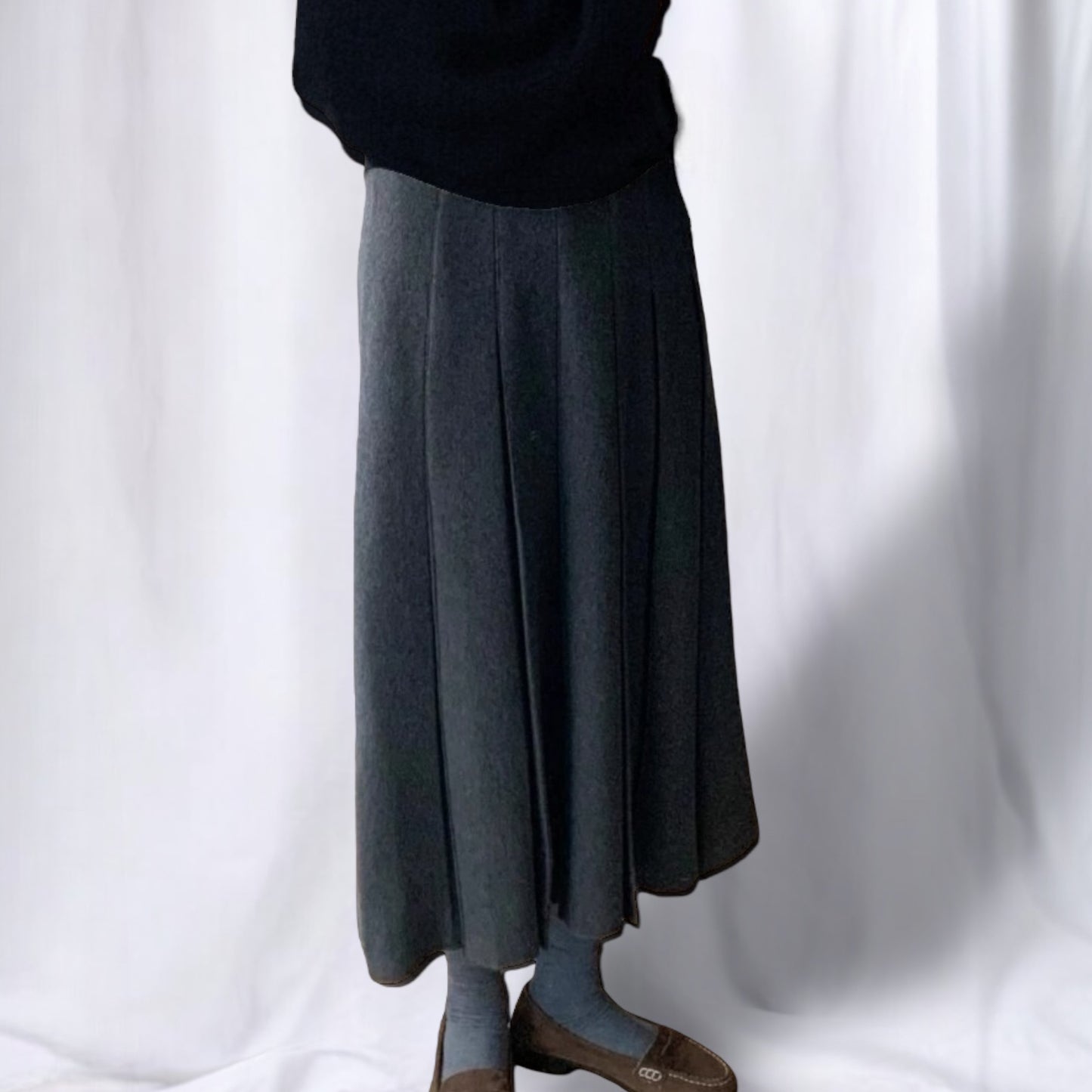 gray pleats midi skirt